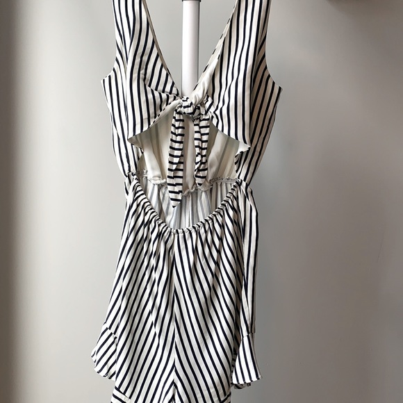 NWOT Bardot striped romper - Picture 5 of 7